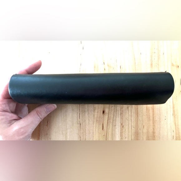 L.A.M.B. Elegant Black Leather Sunglass Case - Picture 4 of 5